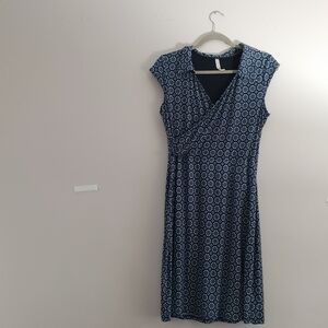 Gilli Faux Wrap Midi Dress: Geometric Pattern